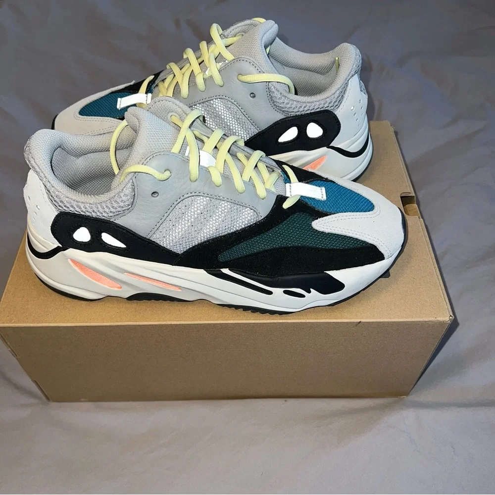 Adidas Yeezy Boost 700 Wave Runner B75571 - Picture 3 of 10
